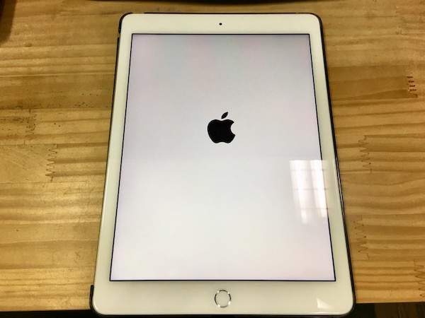 iPadPro9.7インチ】リンゴマークが繰り返し表示される│iPhixxLabo 福生店