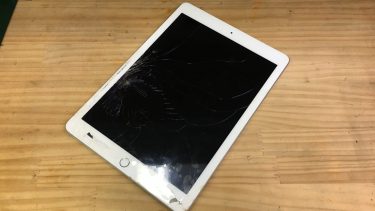 iPad 第5世代 (A1823)・ガラス割れ